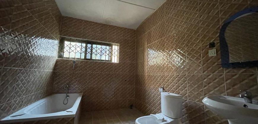 4 Bedroom Bungalow in Adenta