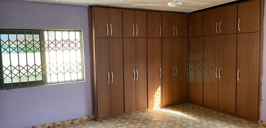 4 Bedroom Bungalow in Adenta