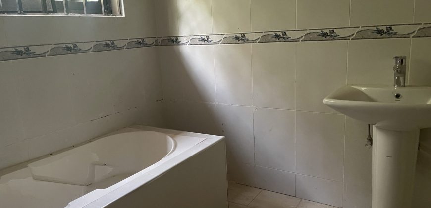 4 Bedroom House in Adjiringanor